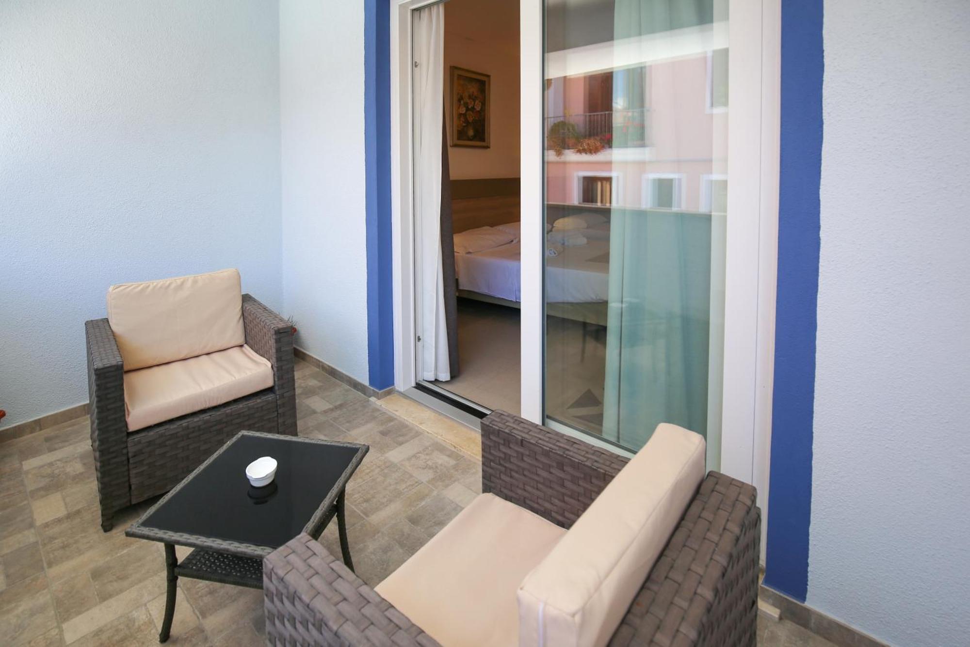 The Square Castelsardo Hotel Exterior photo